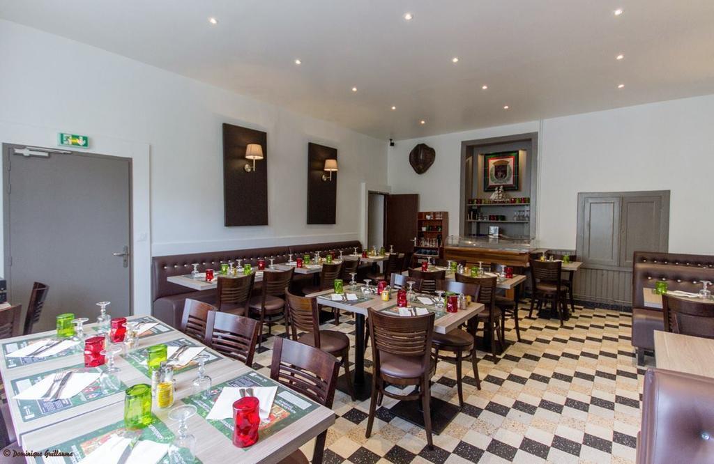 Hotel Restaurant Du Commerce La Gouesniere Екстер'єр фото