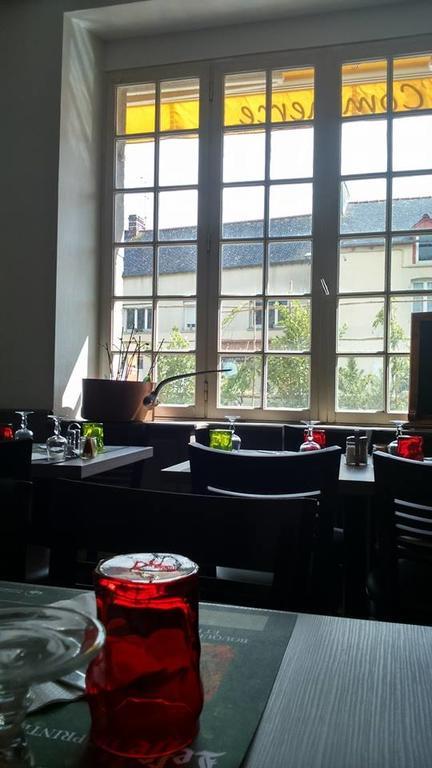 Hotel Restaurant Du Commerce La Gouesniere Екстер'єр фото
