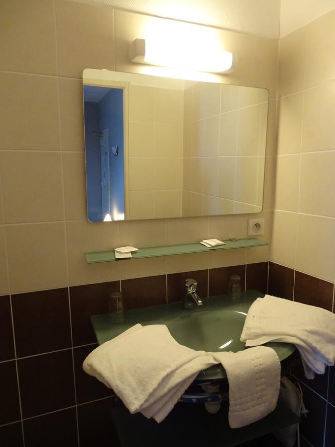 Hotel Restaurant Du Commerce La Gouesniere Екстер'єр фото