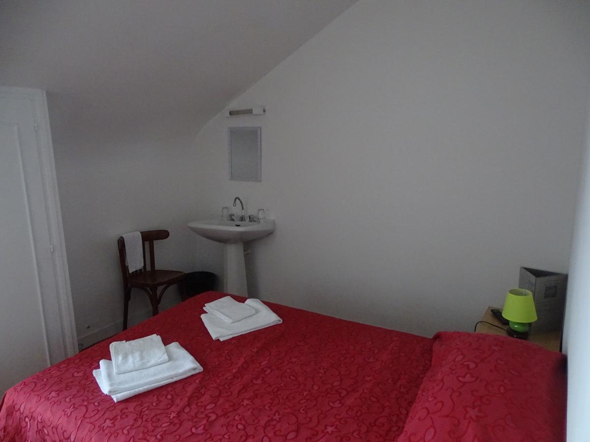 Hotel Restaurant Du Commerce La Gouesniere Екстер'єр фото