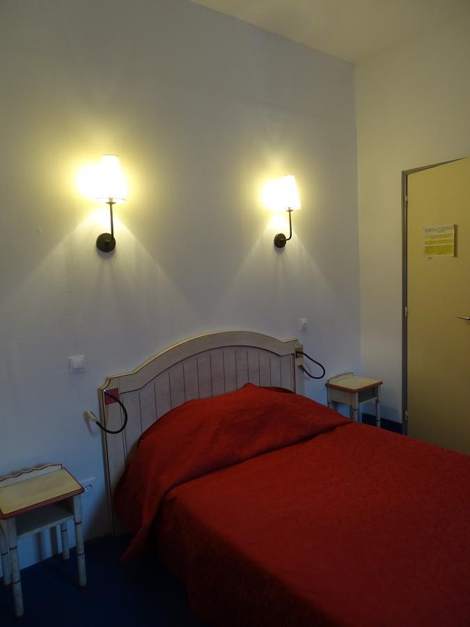 Hotel Restaurant Du Commerce La Gouesniere Екстер'єр фото