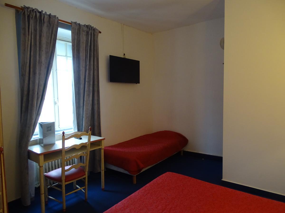 Hotel Restaurant Du Commerce La Gouesniere Екстер'єр фото